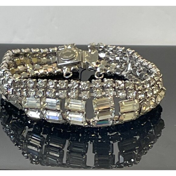 Vintage Hattie Carnegie Rhinestone Bracelet With Baguette & Round Stones Safety - Picture 7 of 10